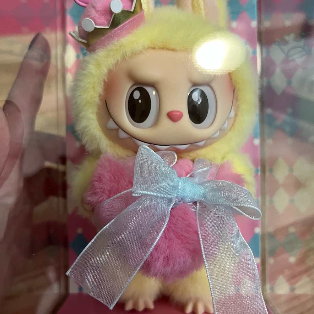 Let's Checkmate Labubu Unopened - Picture 4 of 4
